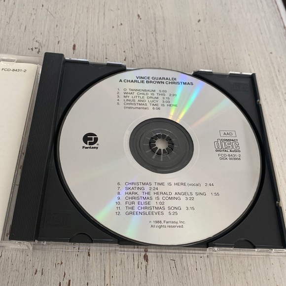 1988 A Charlie Brown Christmas CD - Vince Guaraldi Trio Holiday Jazz Music - Picture 6 of 8